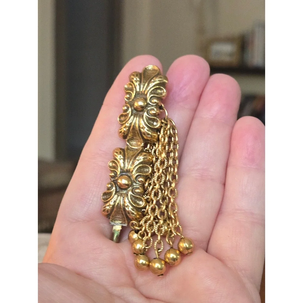 Victorian Tassel Brooch Goldtone Vintage
